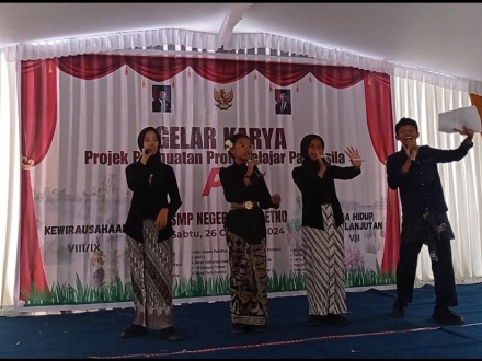 Pembawa acara gelar karya P5